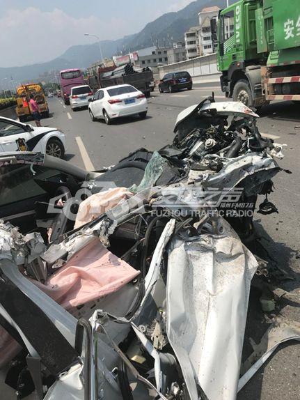 三乡车祸最新爆料视频大全,现场惨状与事故原因深度解析  第3张